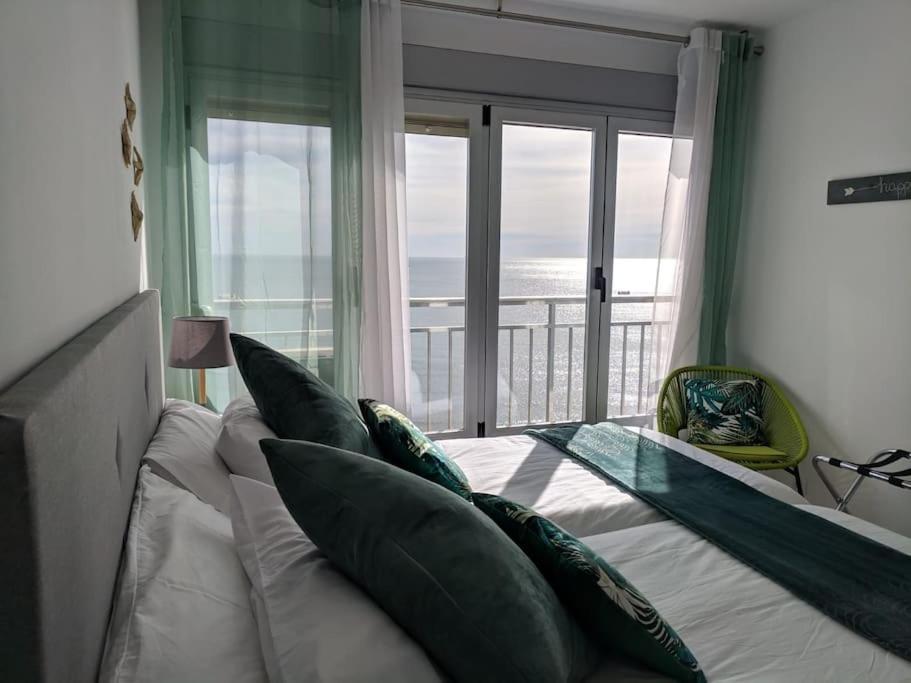 Apartamento Con Vistas Al Mar Primera Linea De Playa Del Postiguet Leilighet Alicante Eksteriør bilde